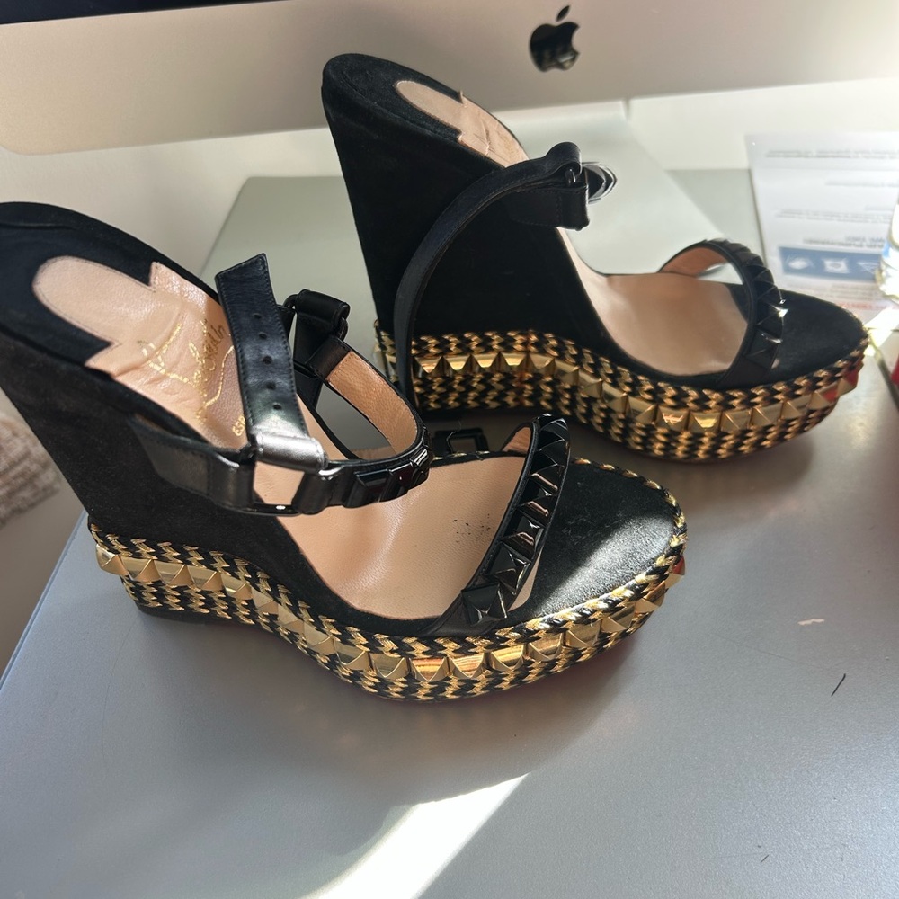 Christian louboitin wedge gold and black sandals